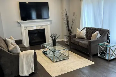 Image de Cozy home in quiet family-friendly neighbourhood!