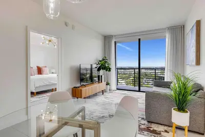 Image de 2br Luxury Stay | Downtown Doral's Best Location