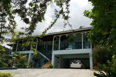 Image de Hillview Sanctuary | Birdsong•Pool•Wellness•Sunset