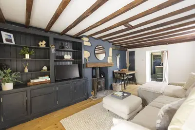 Image de The Rabbit Hole | Cotswold Holiday Let | 1 Bed & Sleeps 2