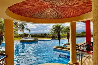 Image de Spacious Penthouse w/office•Lakeview, Pool, Gym