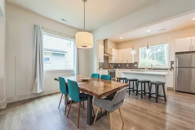 Image de Upscale Charlotte 3br Getaway