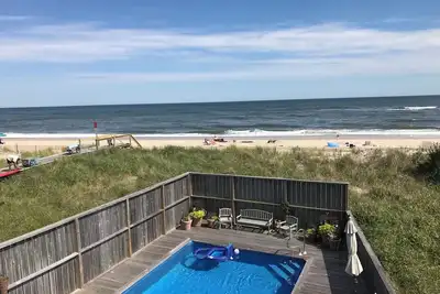 Image de Charming 4-bedroom house with Pool, Chefs Kitchen, WiFi and Ac in Davis Park.