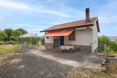 Image de Belle maison à Bronte avec WiFi