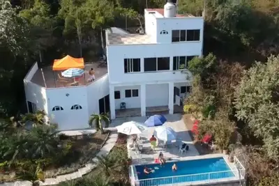 Image de Casa grande rustica en zona dorada cerca de restaurantes y hoteles conbuenavista