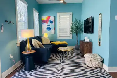 Image de The Painted Lady - South Historic District