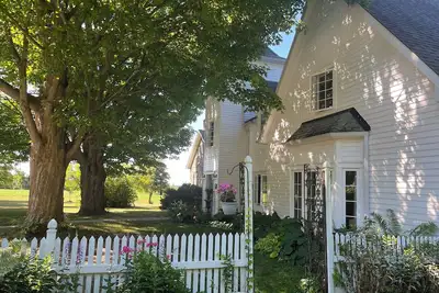 Image de Finchstone Guest House- Walk to Ste. Anne's Spa