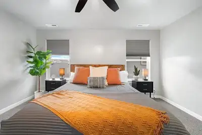 Image de Cozy & Comfortable Home - Smart TVs, Wifi, Board Games, Kitchen Amenities, Clean