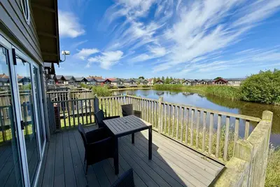Image de Lake and Tide Lodge -  a lodge that sleeps 4 guests  in 2 bedrooms