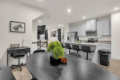 Image de Inviting 3-bedroom townhome in delightful Portsmouth