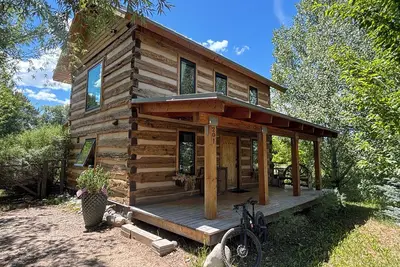 Image de Historic lake cabin in charming Alpine, Wy