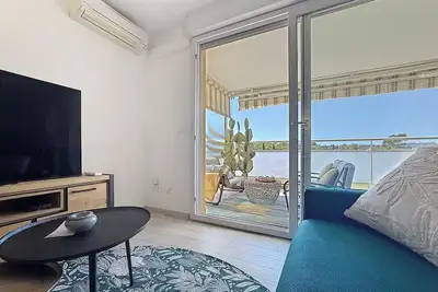 Image de Serenity Getaway–4 people–WiFi–Terrace–Garage