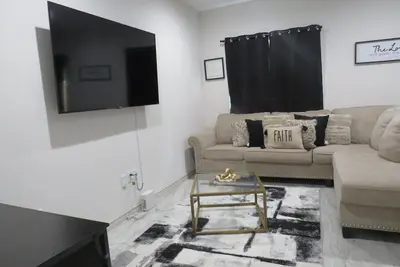 Image de 3-bedroom townhome in excellent Houston 15 Min From Downtown/Nrg Stadium