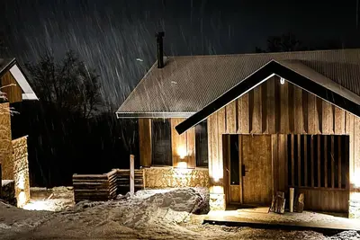 Image de Confort and design: Ski in/out home with stunning views