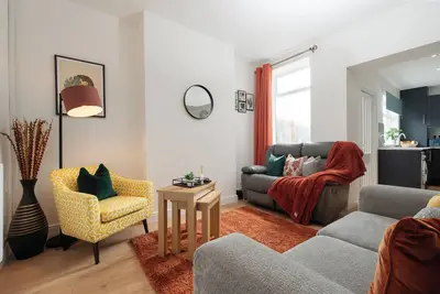 Image de Cozy 4 bedroom in Aintree -Liverpool Free Parking, Super fast Wifi Internet.