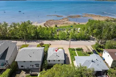 Image de Kinepik Cottage Sunroom with Beach Access