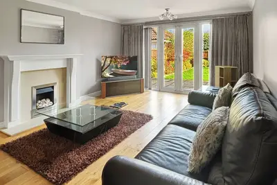 Image de 4 chambres à coucher à Newark