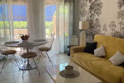 Image de Location saisonnière T2 48 m2 Frejus plage et du Port. Terrasse 15 m2.