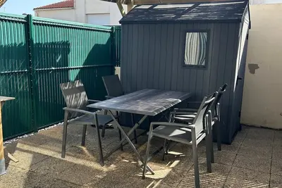 Image de Studio avec Terrasse Proche Plage et Commerces, Parking, Wifi