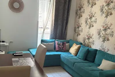 Image de Top Location! Modern 1-bedroom apartment in vibrant Tirana with WiFi & Ac