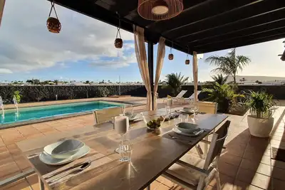 Image de Villa privée 5* avec piscine, jardin de palmiers, internet rapide