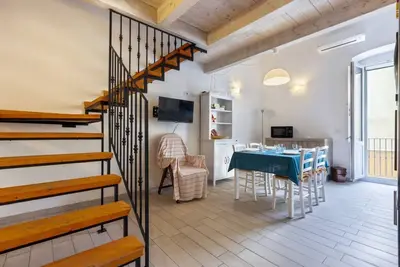 Image de GuestHost- Bright Apartment 250meters from the Sea