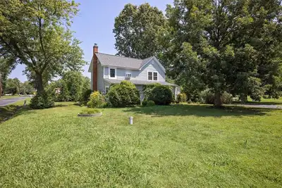 Image de Minutes from Downtown St. Michaels | Character Filled