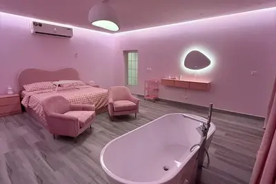 Image de The pink private swimming pool chalet & villa