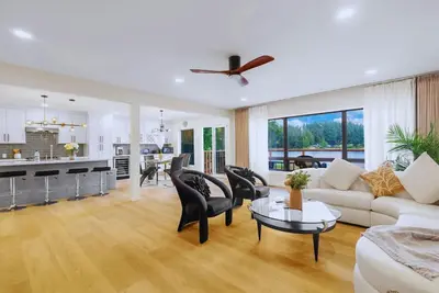 Image de Charming Lakefront 6b3b with Panoramic Views