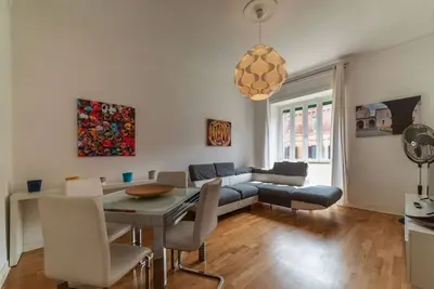 Image de Cozy apartment of about 70 sqm, able to accommodate up to 4 people, located on the fourth floor of a building with a lift (Not suitable for disabled people). The property is located in the Flaminio district, close to the Lungotevere, in a well-served resi