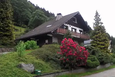Image de Chalet \"Les Pommes de Pin\", 10-12 personnes, 8 pièces, avec terrasse et jardin