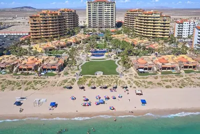 Image de Bella Sirena Beachfront Resort Condo B703