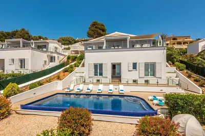 Image de Villa Prestige - Cinq Chambres Villa, Couchages 10