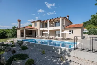 Image de Villa-Salle de bain privée-Villa-Vue sur Piscine