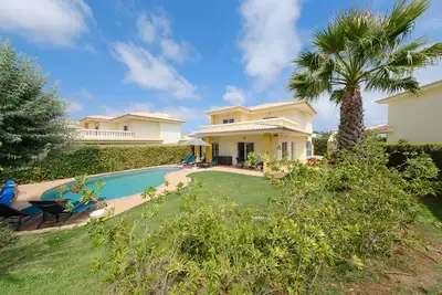 Image de Beautiful villa with private pool [130]