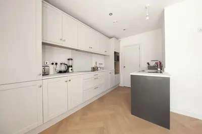 Image de Modern 2 bed house in Hollystown with free parking