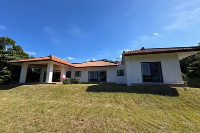 Image de Villa surrounded by nature with ocean view