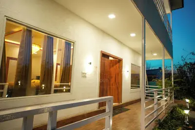 Image de 3-bedroom farmhouse in charming Noida with WiFi, Ac and 24 hour caretaker.