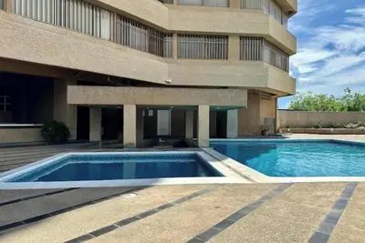 Image de Spacious and Central Apartment