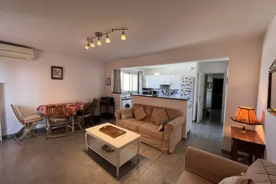 Image de Fréjus-Plage, 500m des plages, Grand T3 70m2, 5 personnes, climatisé, Wifi et parking