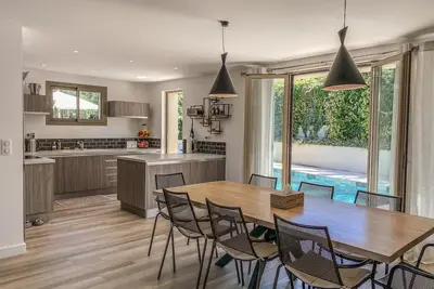 Image de New Villa Vue Mer - 10 personnes avec piscine proche Saint-Tropez