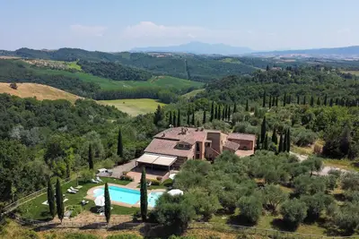 Image de Tuscan Charm Meets Luxury Living – Rent San Nazario Il Poderuccio Today