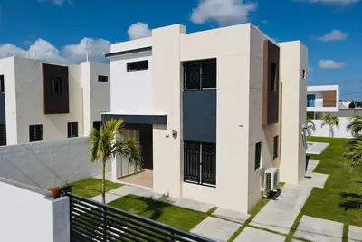 Image de Modern 3-bedroom villa WiFi -Private pool - Private yard- Bbq- in Punta Cana
