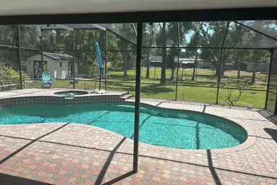 Image de Beautiful home in the woods yet 5 mins away from the city. 3-bedroom 2 Bath/Pool