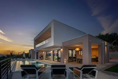 Image de Villa Dujma – Luxurious Wellness Escape with Sea View, Pools, Sauna, Gym & Massage Room