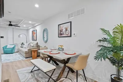 Image de Beautiful home w/ Keyless Entry Near Inner Harbor