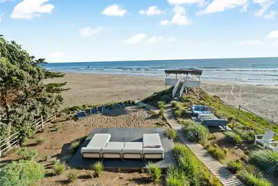 Image de Iconic Mid-Century Modern Beach House on the Pacific Ocean - Sleeps 10