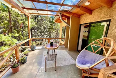 Image de Beautiful cabin in the middle of the forest, Cabaña Colibrí.