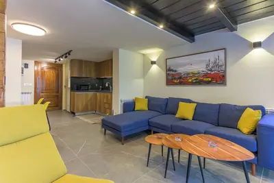 Image de Slopes 2-Br Apartment In Kfardebian Near Slopes