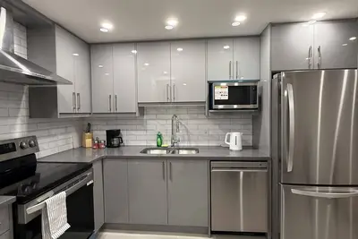 Image de \nCozy guest suite, walking trails